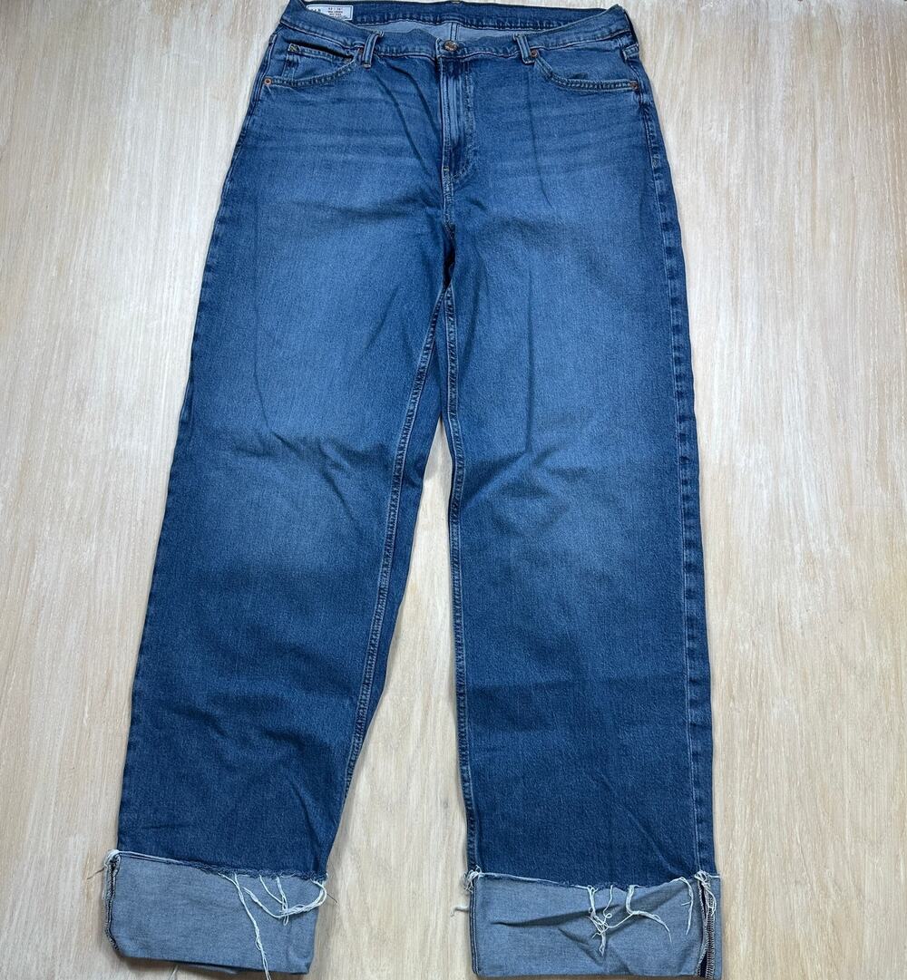 Gap 90s Loose Mid Rise Medium Wash Baggy Wide Leg Cuffed Denim Jeans 32 14T